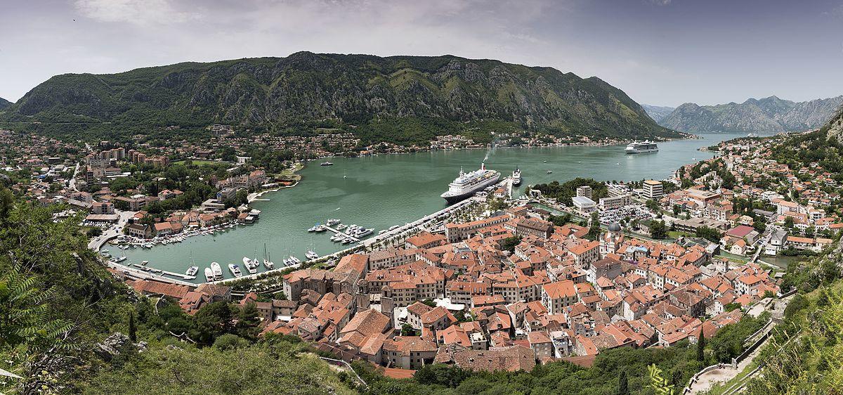 Апартаменти Kotor Center W Екстер'єр фото